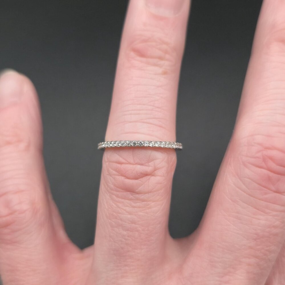 Size 6.25 Sterling Silver Thin Cubic Zirconia Gem Band Ring A6785 - Picture 4 of 9